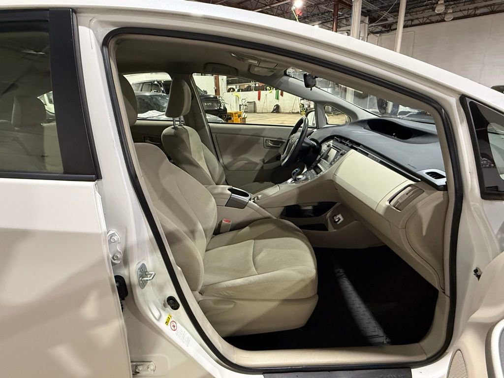 Used 2014 Toyota Prius Three image 13