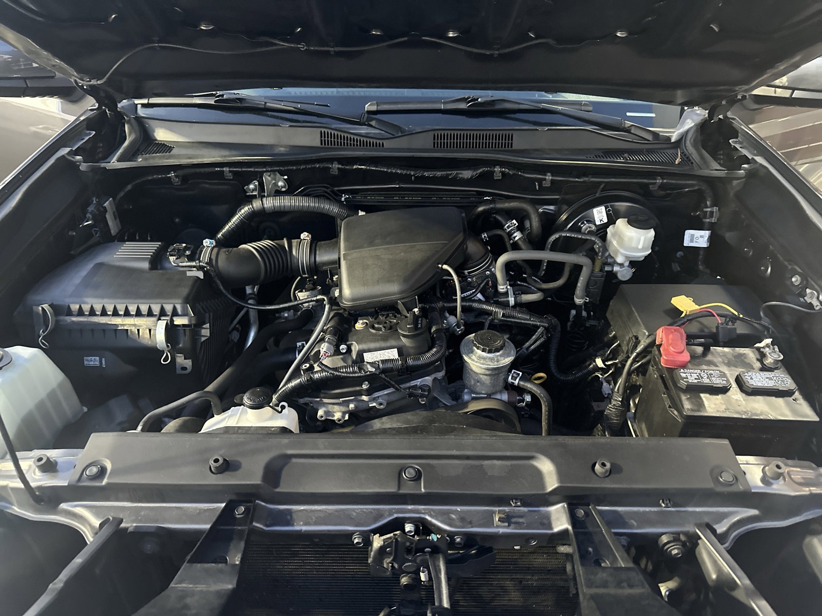 Used 2018 Toyota Tacoma SR5 w/ SR5 Appearance Package (SM) AWD/4WD image 34