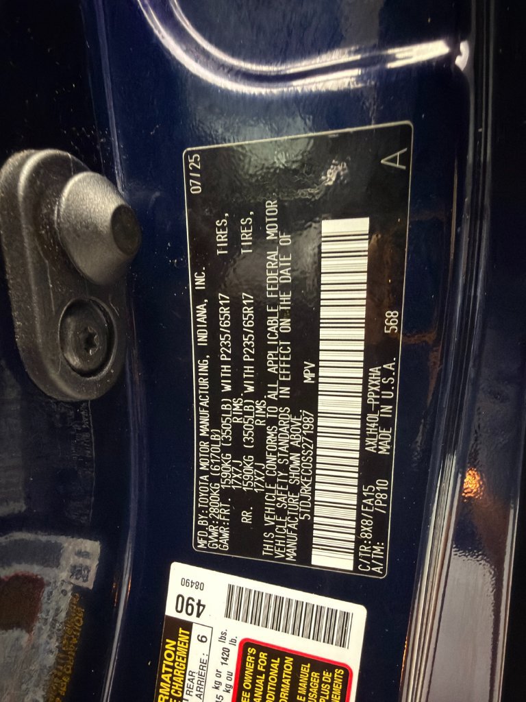 Used 2025 Toyota Sienna XLE w/ XLE Plus Package FWD image 42