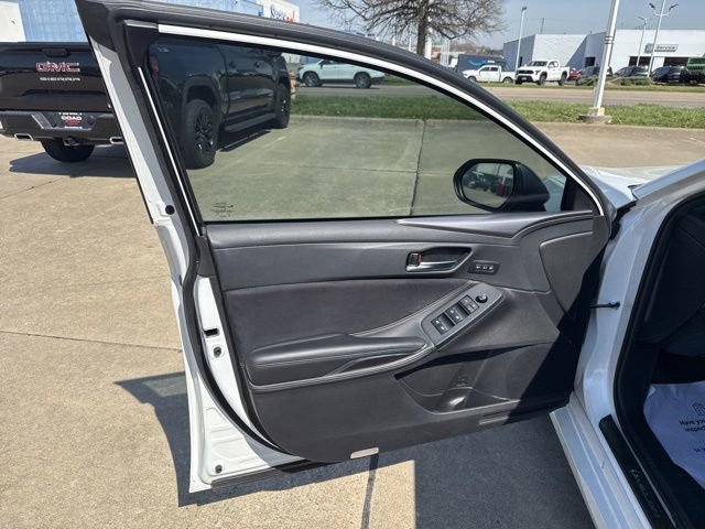 Certified 2022 Toyota Avalon Touring w/ Advanced Safety Package FWD image 7