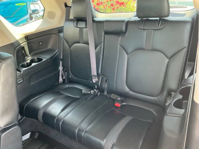 Used 2025 Honda Pilot Touring image 10