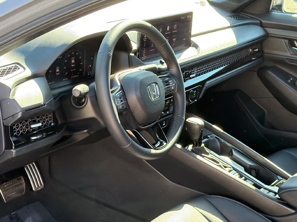 Used 2025 Honda Accord Sport image 12