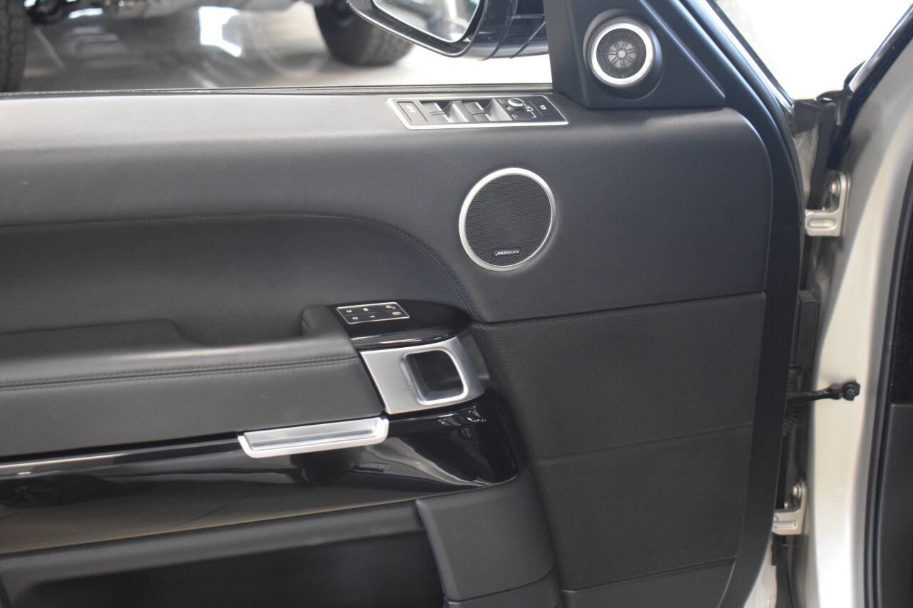 Used 2017 Land Rover Range Rover Supercharged image 36