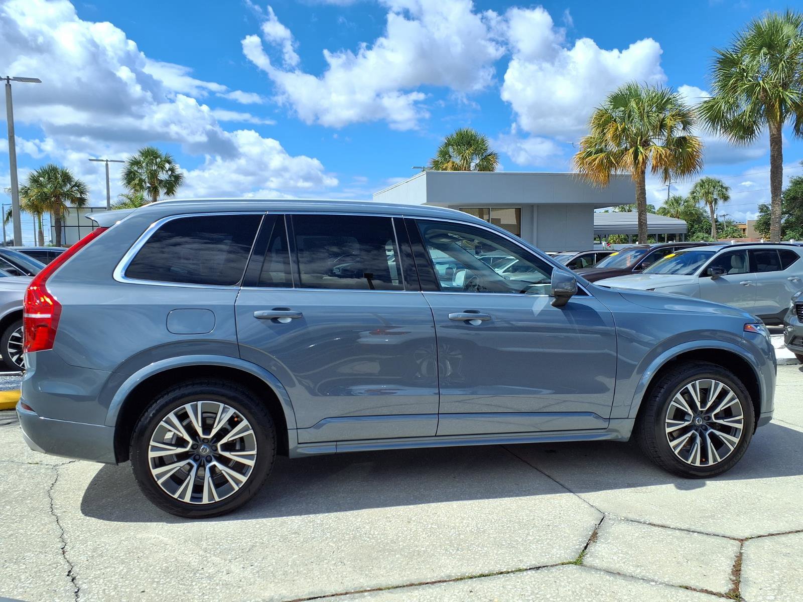 Used 2020 Volvo XC90 T5 Momentum w/ Protection Package Premier AWD/4WD image 8