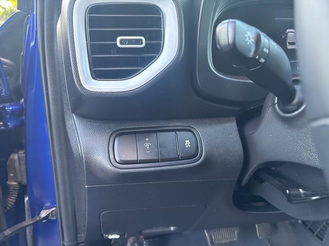 Used 2023 Hyundai Venue Limited w/ Cargo Package FWD image 16