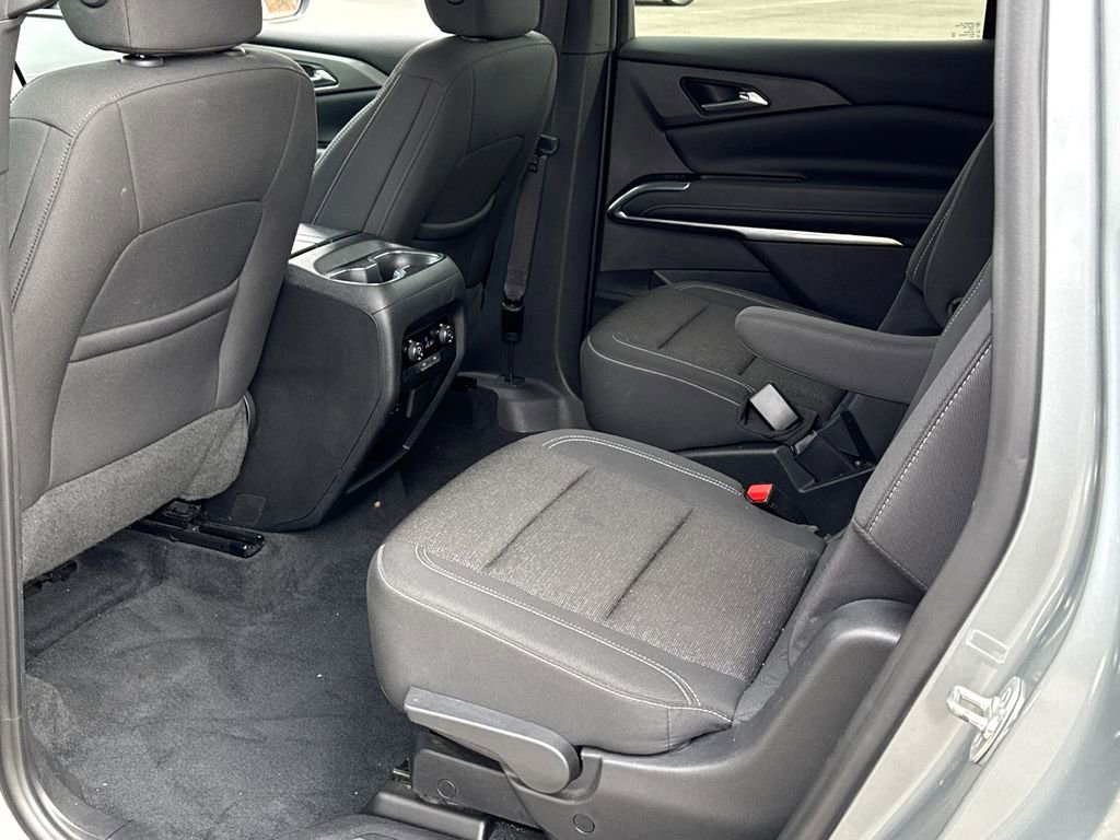 Used 2024 Chevrolet Traverse LT image 17