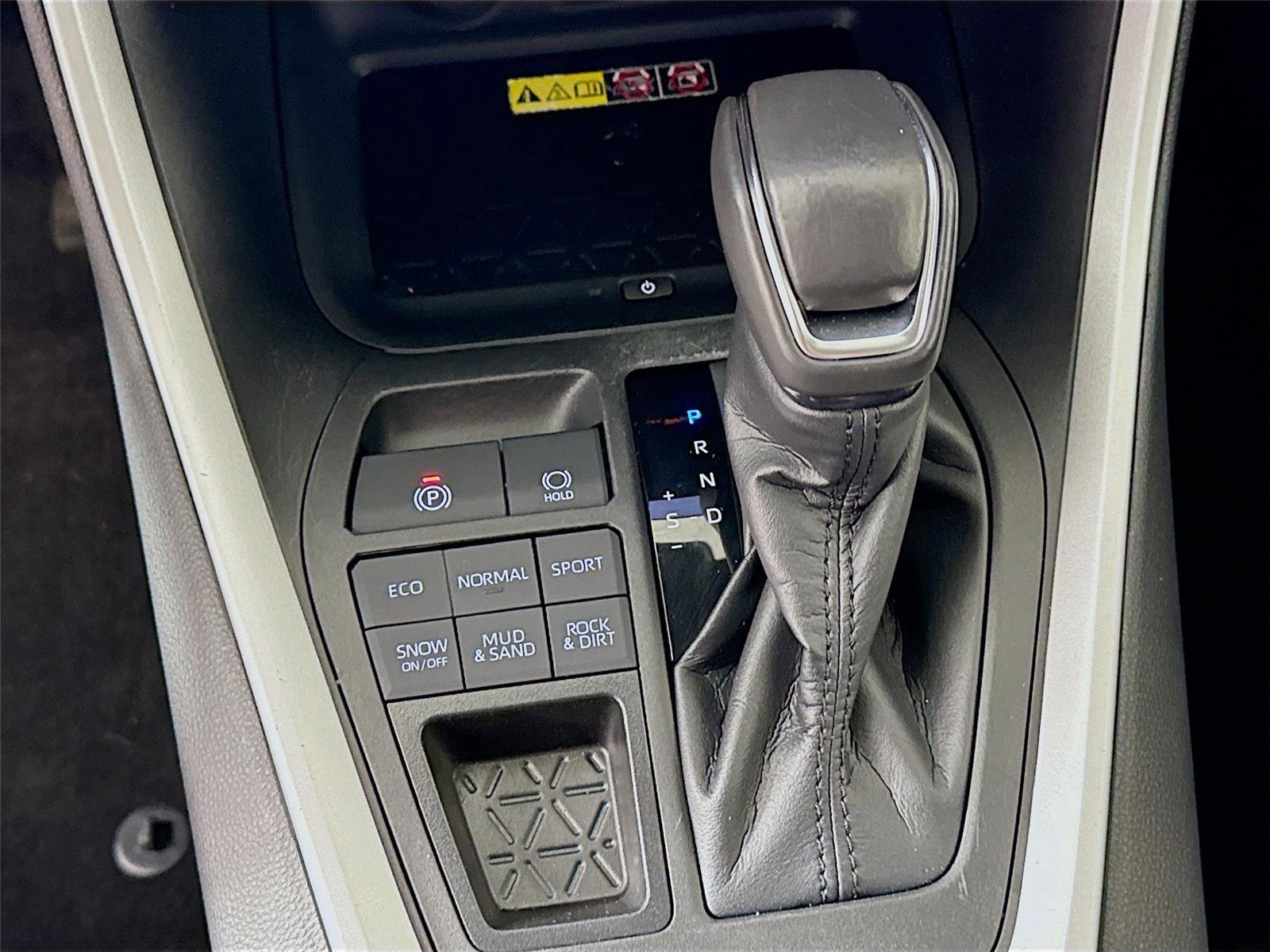 Used 2023 Toyota RAV4 XLE Premium image 18