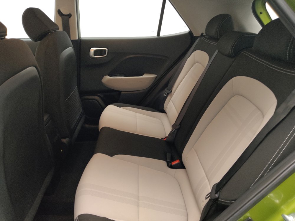 Used 2022 Hyundai Venue SEL FWD image 18