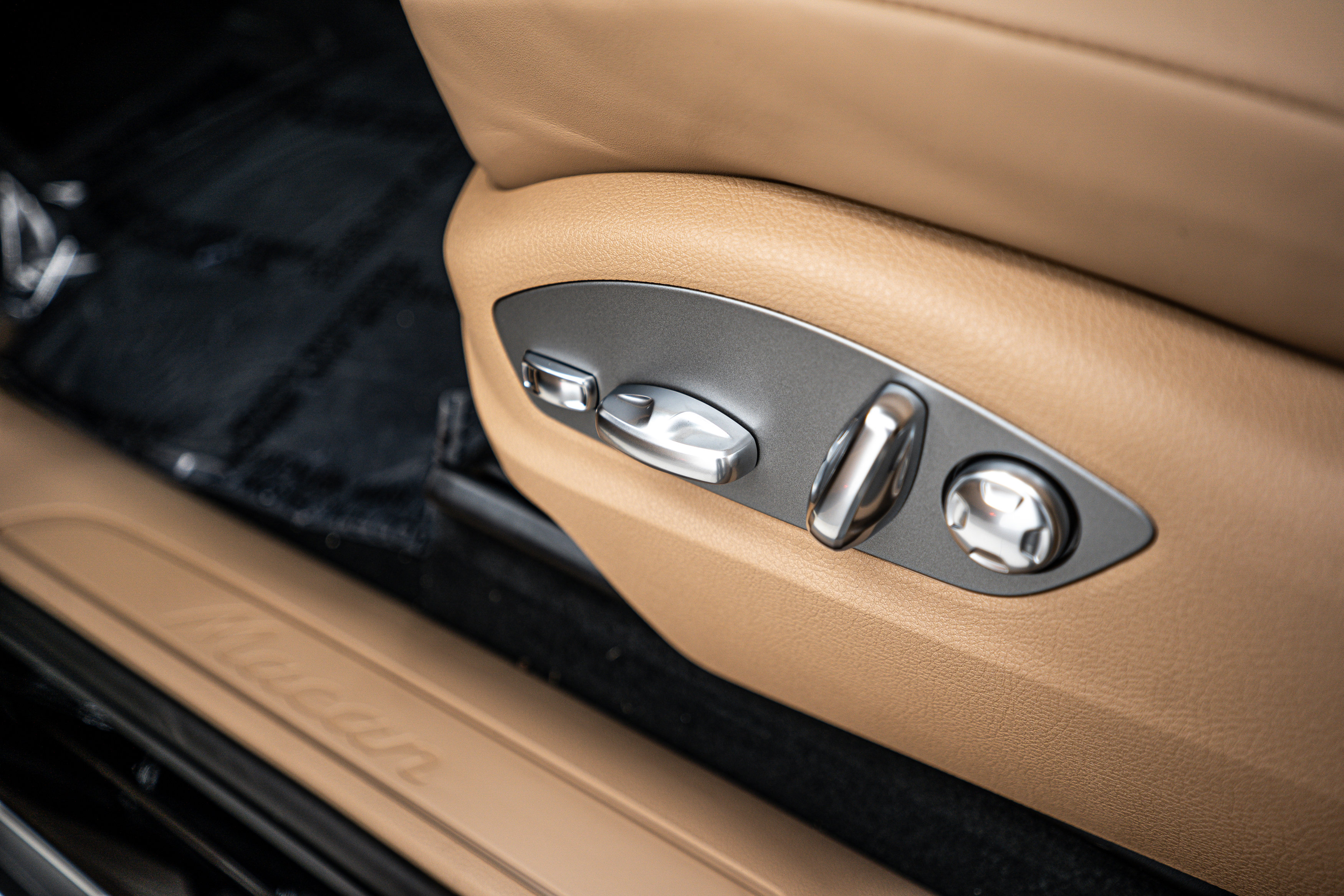 New 2025 Porsche Macan image 19