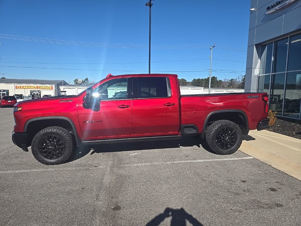 Used 2025 Chevrolet Silverado 2500 LTZ w/ LTZ Plus Package image 30