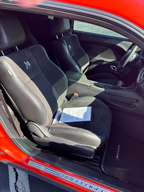 Used 2018 Dodge Challenger R/T Scat Pack RWD image 9