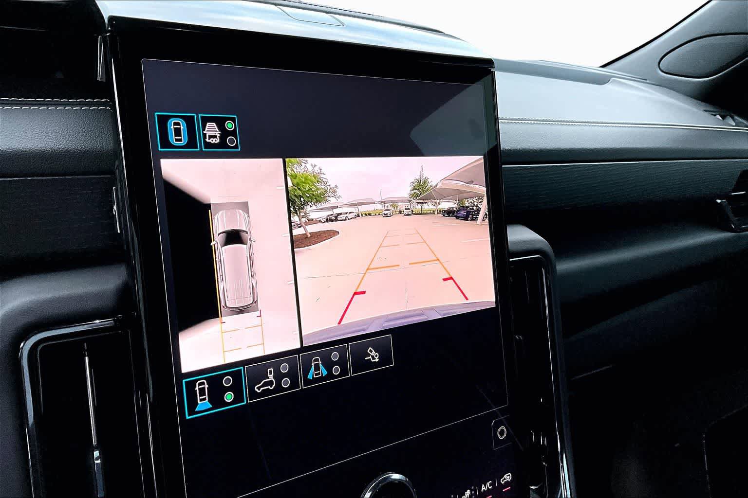 Used 2025 GMC Yukon AT4 Ultimate w/ LPO, Floor Liner Package AWD/4WD image 31