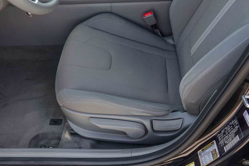 Used 2022 Hyundai Elantra SE w/ Cargo Package FWD image 20