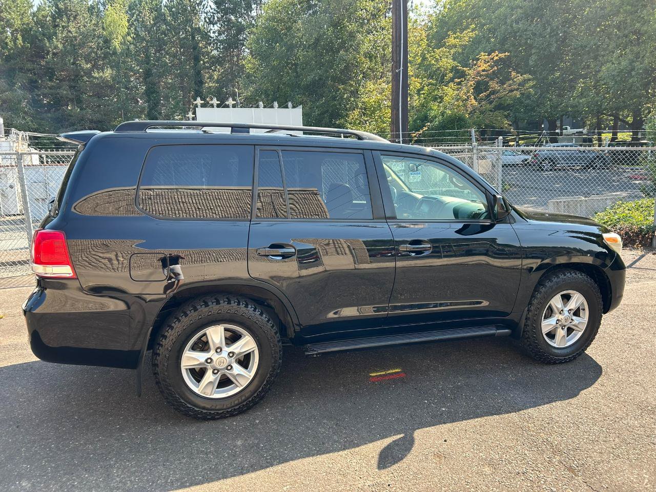 Used 2011 Toyota Land Cruiser w/ Upgrade Pkg AWD/4WD image 4