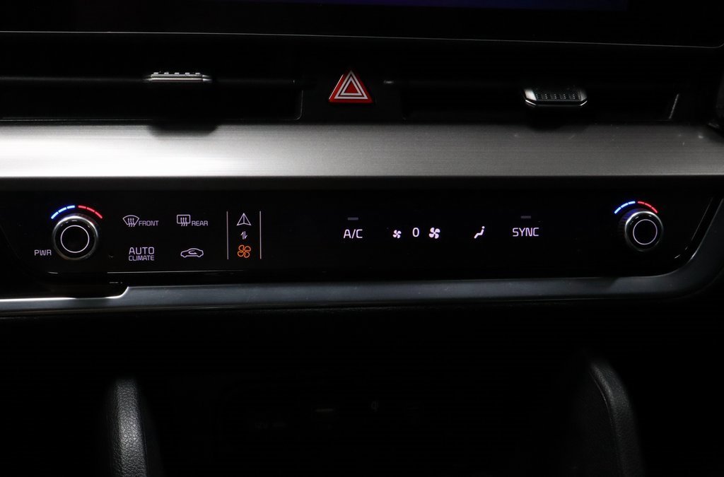 Used 2023 Kia Sportage EX image 29