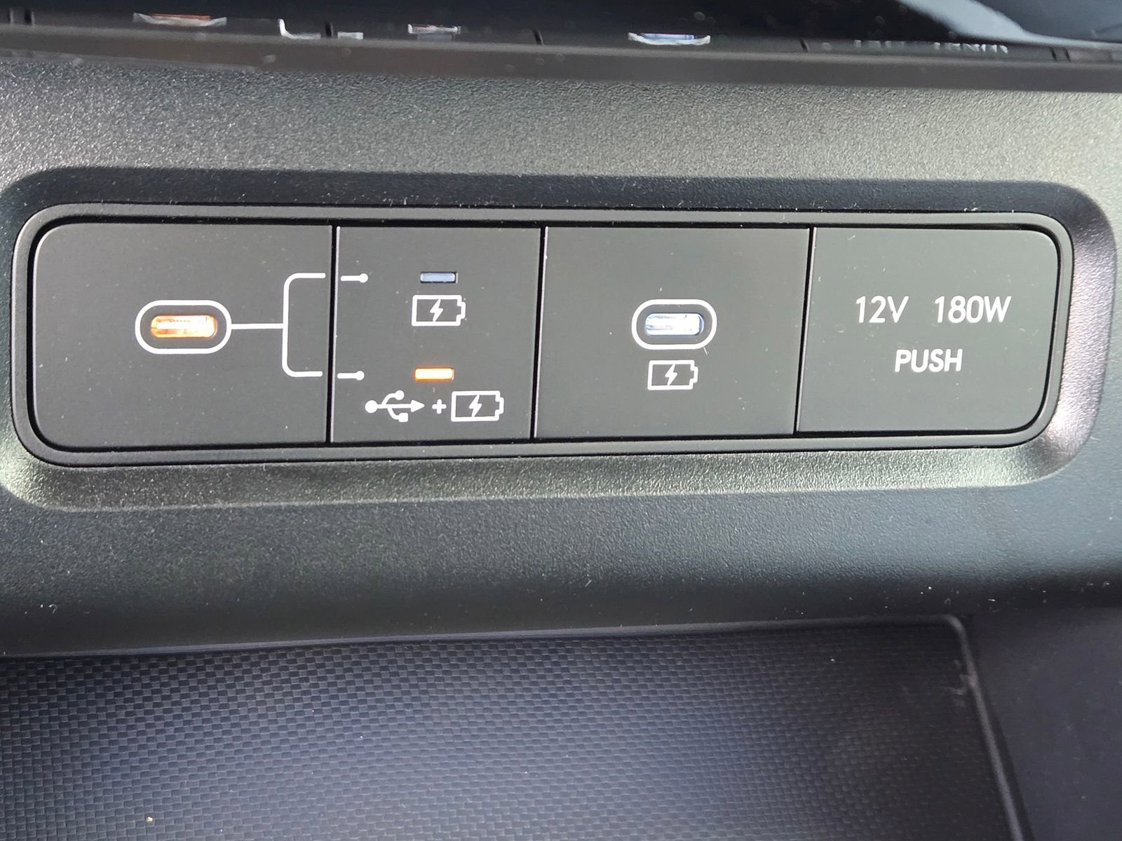 New 2026 Hyundai Tucson Limited image 14