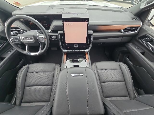 Used 2025 GMC Yukon Denali w/ Sun & Power Step Package AWD/4WD image 39