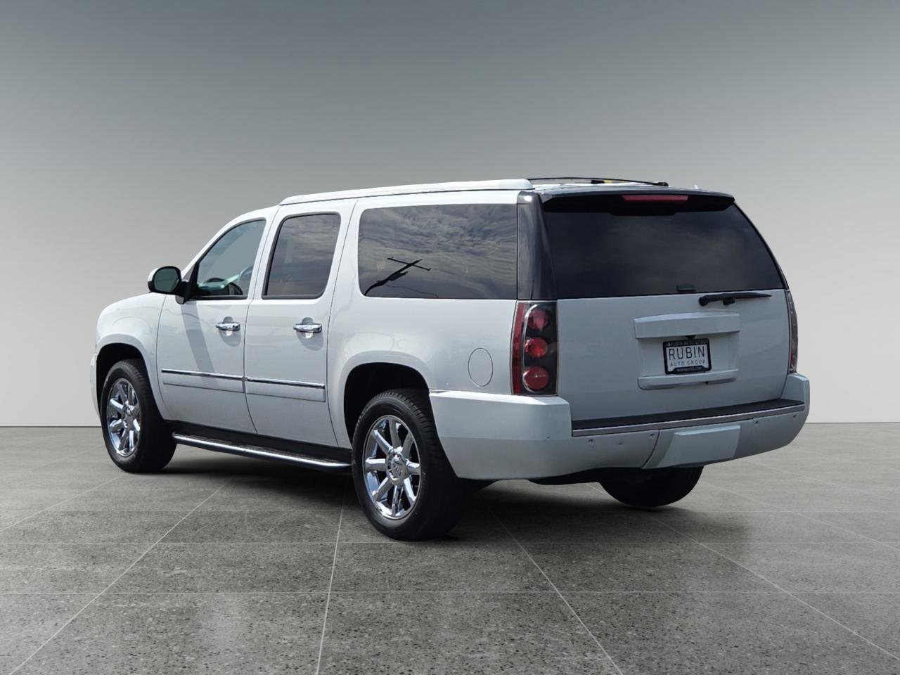 Used 2011 GMC Yukon XL Denali AWD/4WD image 5