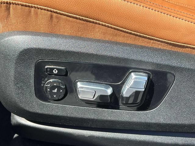 Used 2020 BMW X7 M50i w/ Dynamic Handling Package AWD/4WD image 29