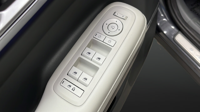 Used 2025 Hyundai Santa Fe Calligraphy AWD/4WD image 21
