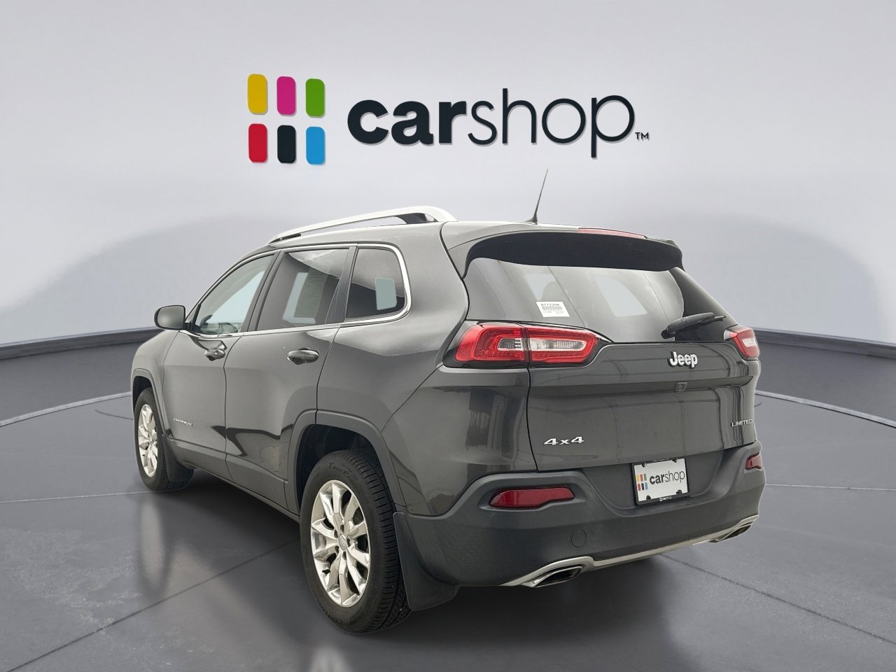 Used 2017 Jeep Cherokee Limited image 2