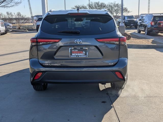 Used 2023 Toyota Highlander XLE image 6