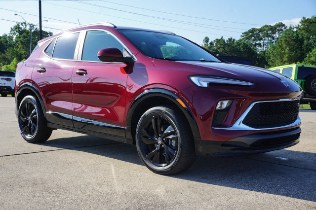 Used 2024 Buick Encore GX Sport Touring AWD/4WD image 2