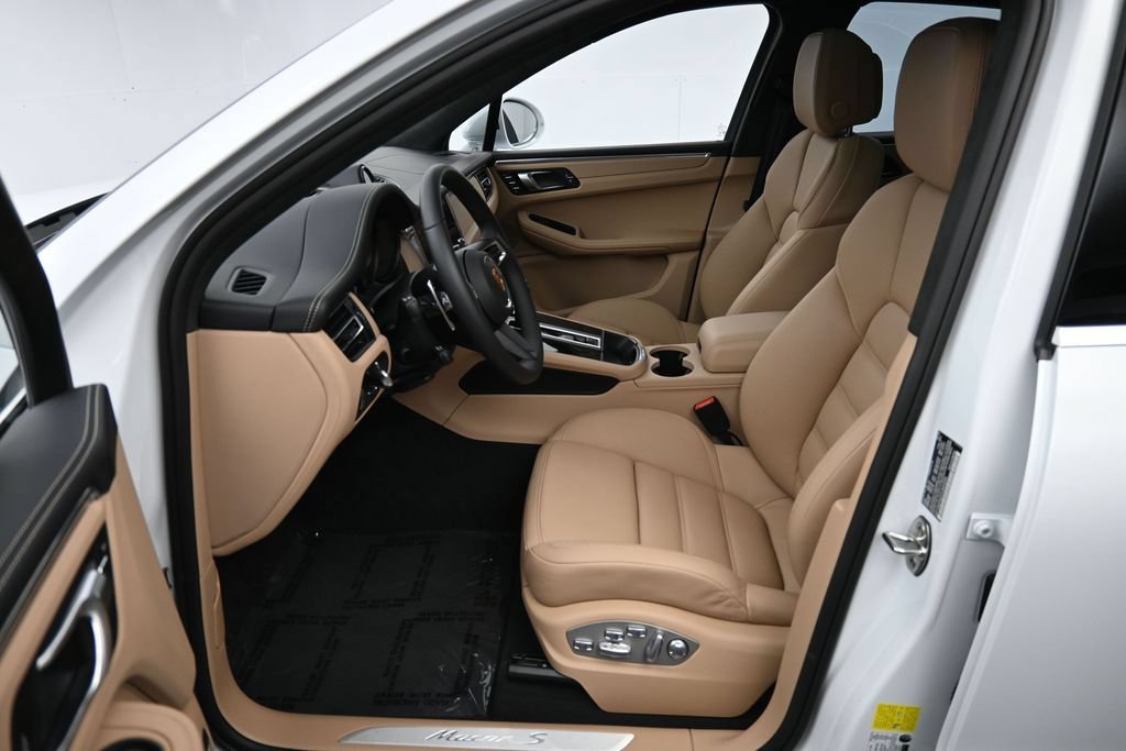 Certified 2026 Porsche Macan S AWD/4WD image 10