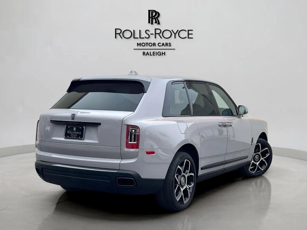 Used 2024 Rolls-Royce Cullinan Black Badge video 2