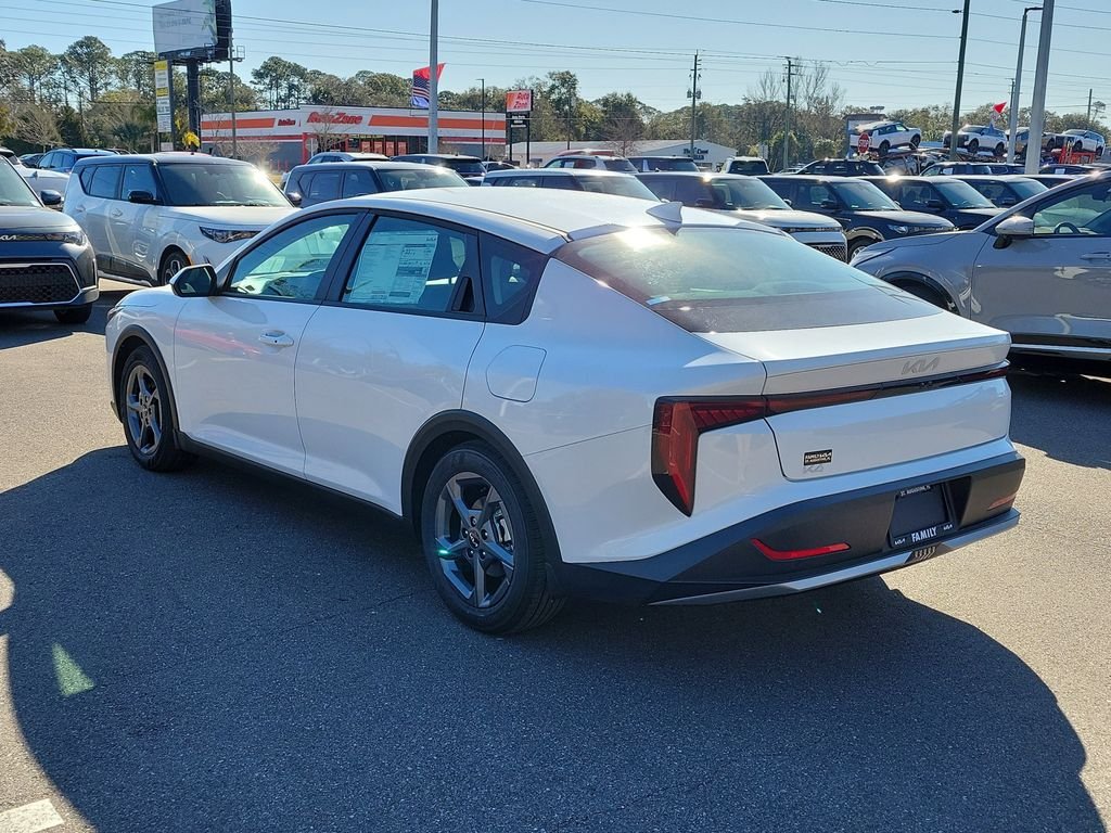 New 2026 Kia K4 FWD image 4