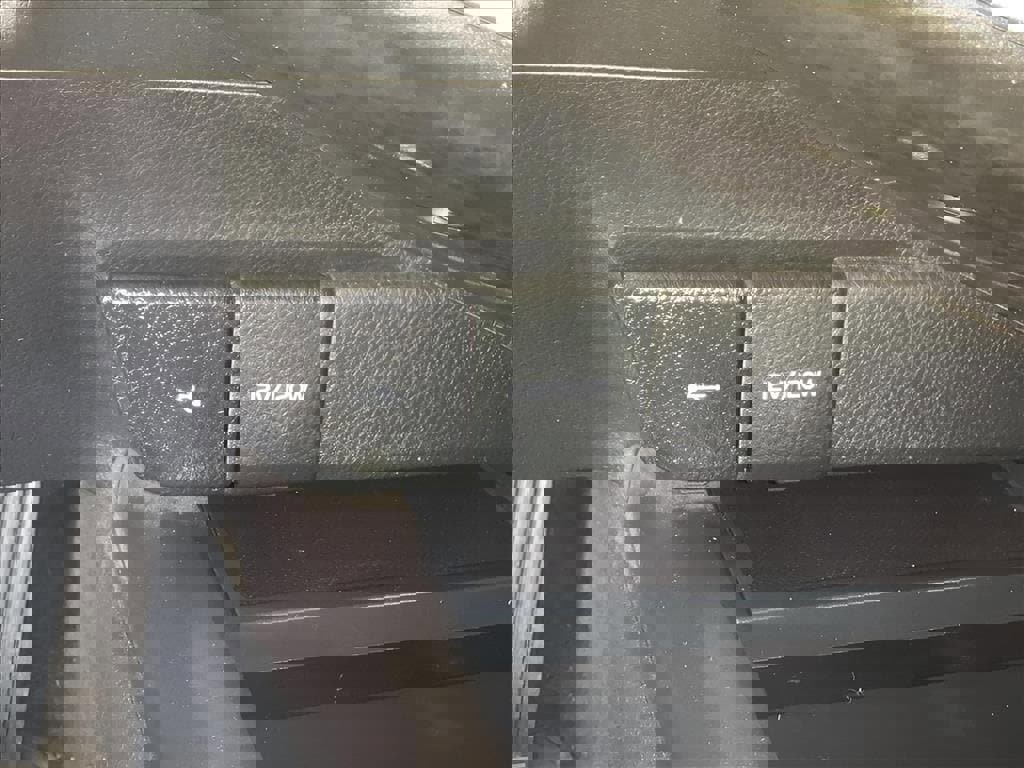 Used 2023 Toyota Camry SE image 19