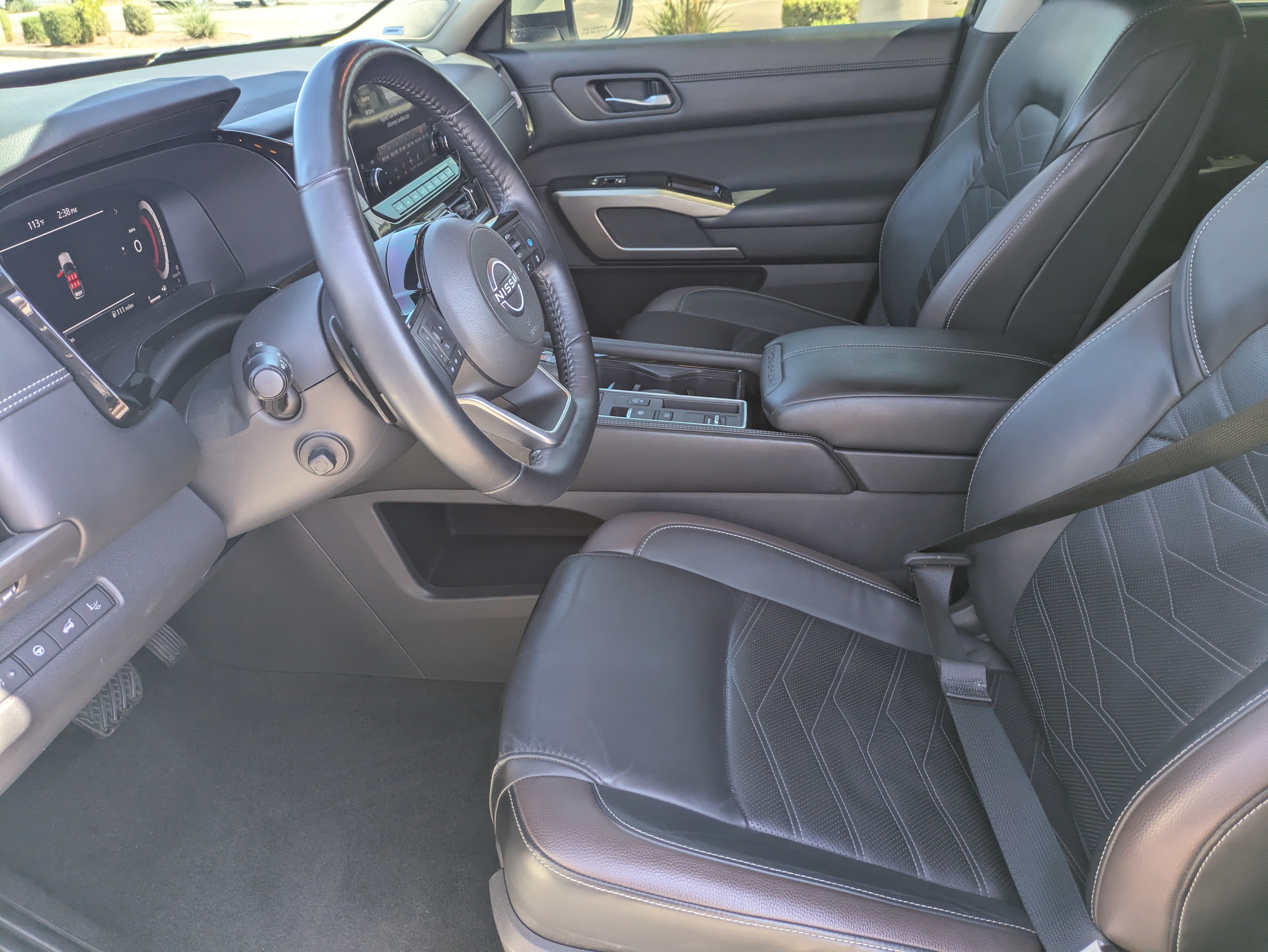 Used 2023 Nissan Pathfinder Platinum w/ Cargo Package FWD image 26