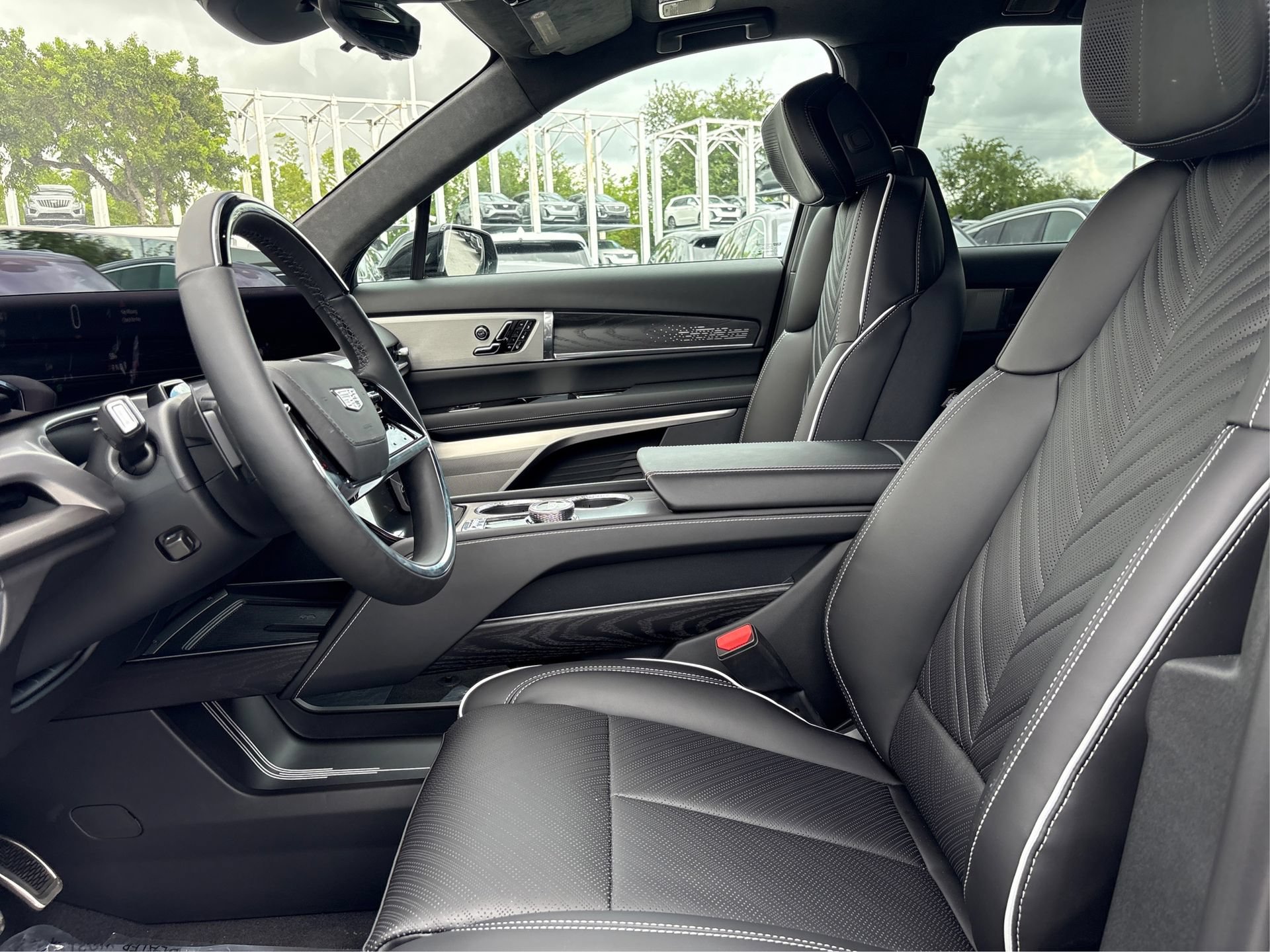 New 2026 Cadillac Vistiq Premium Luxury AWD/4WD image 9