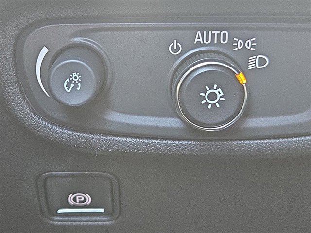 Used 2024 GMC Terrain SLE w/ Driver Convenience Package image 27