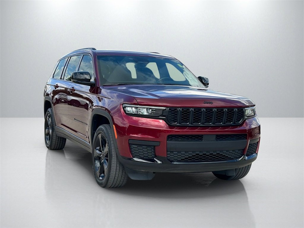 Used 2022 Jeep Grand Cherokee L Laredo image 3