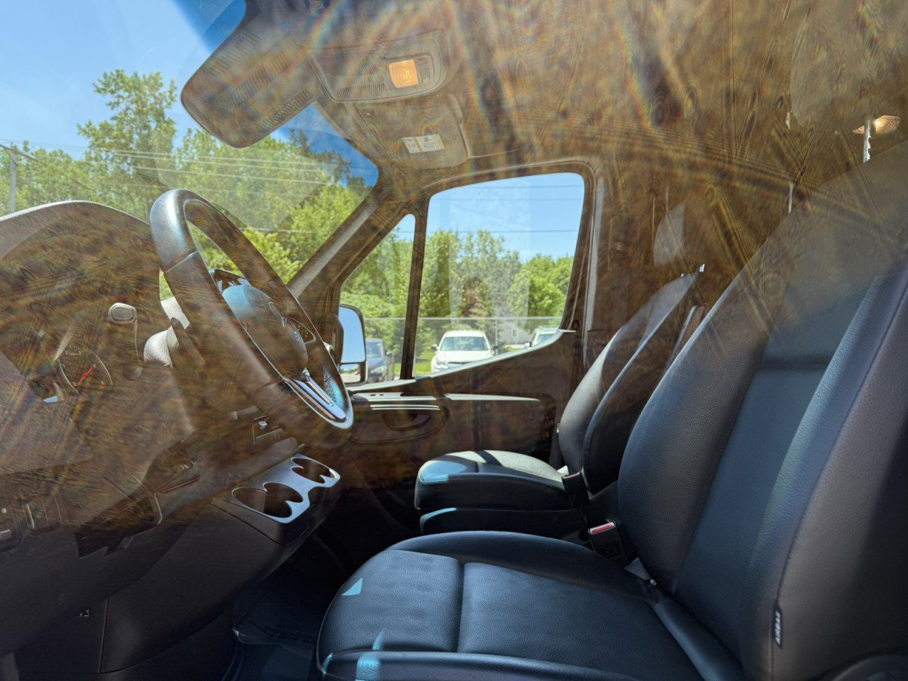 Used 2024 Mercedes-Benz Sprinter 2500 image 14