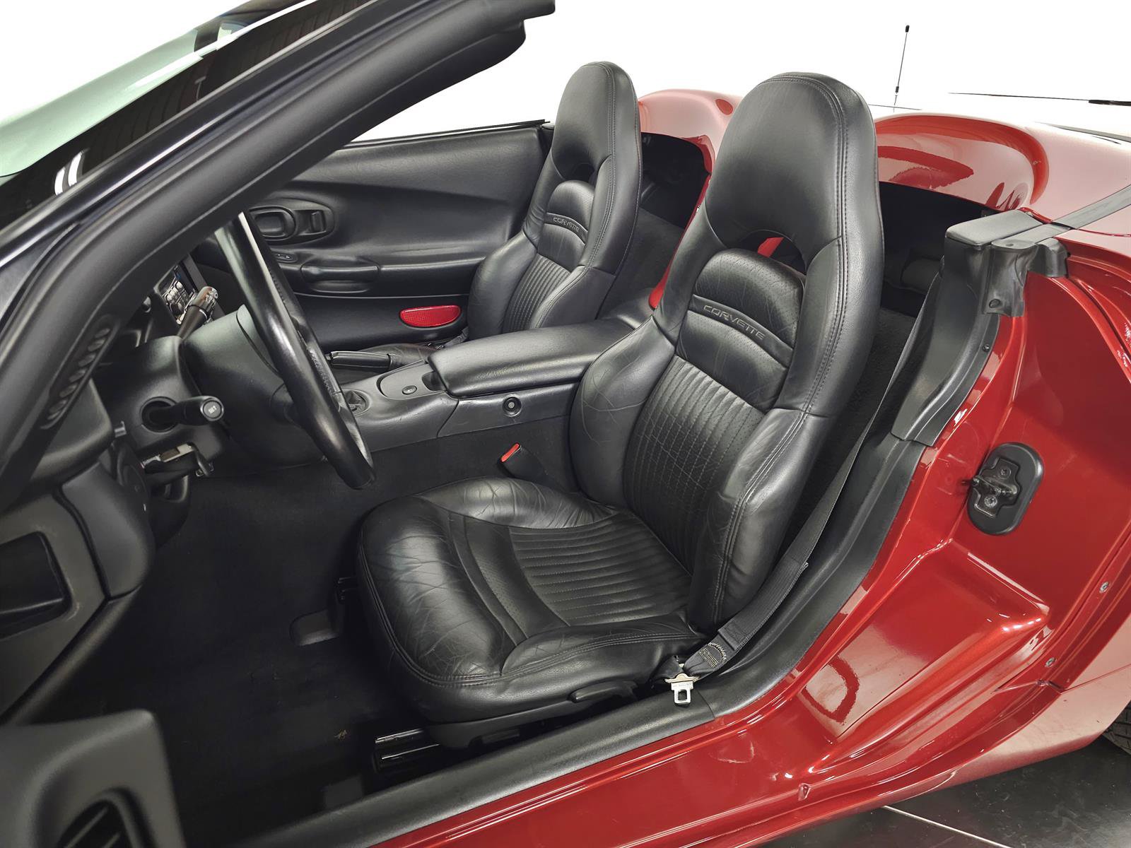 Used 1998 Chevrolet Corvette Convertible w/ Memory Pkg RWD image 22