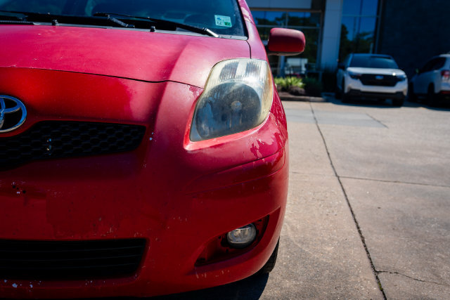 Used 2009 Toyota Yaris 2-Door Hatchback FWD image 3