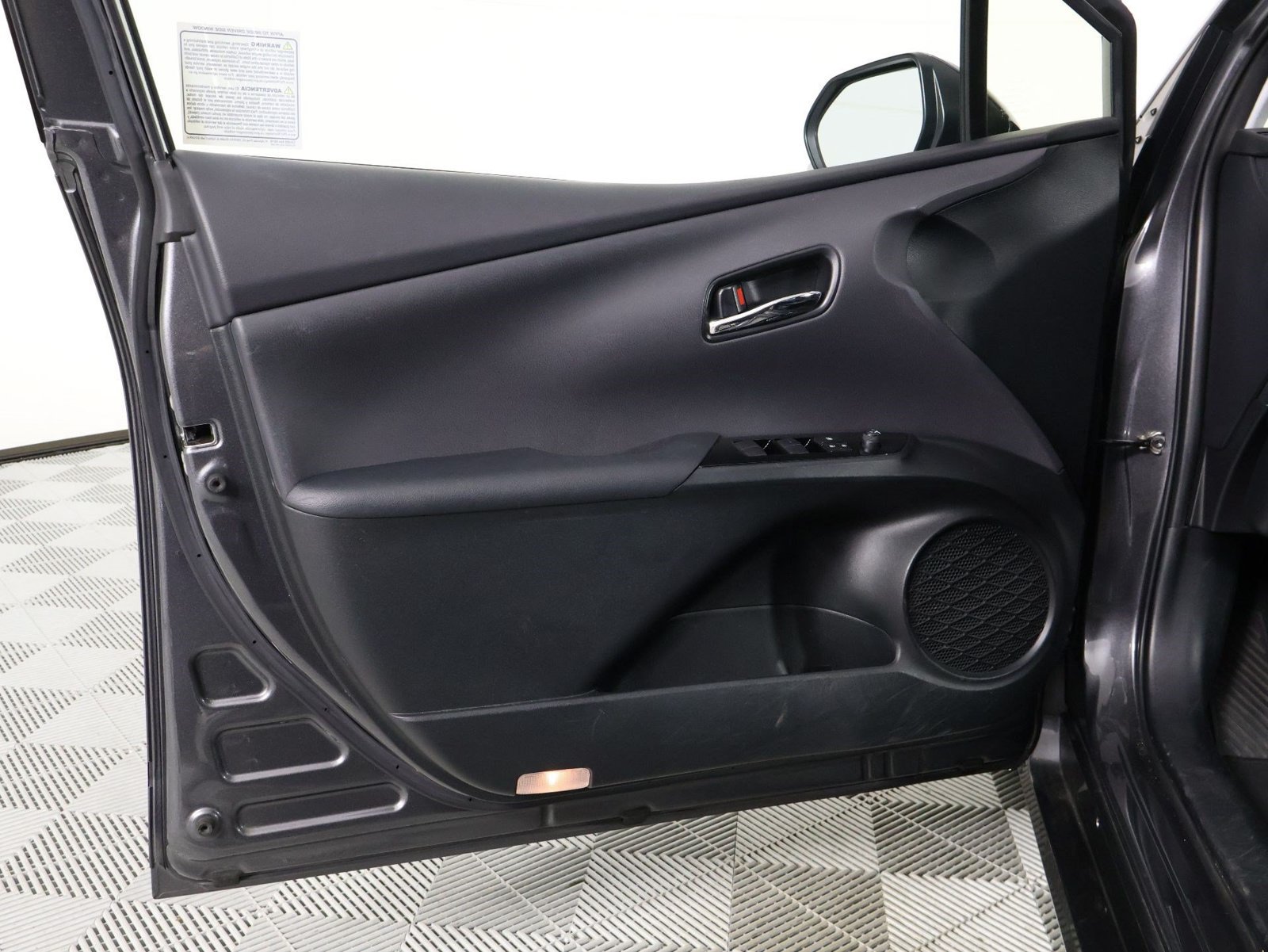 Used 2021 Toyota Prius Prime LE w/ Carpet Mat Package (TMS) FWD image 17