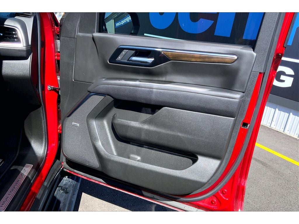 Used 2026 Chevrolet Tahoe High Country AWD/4WD image 26