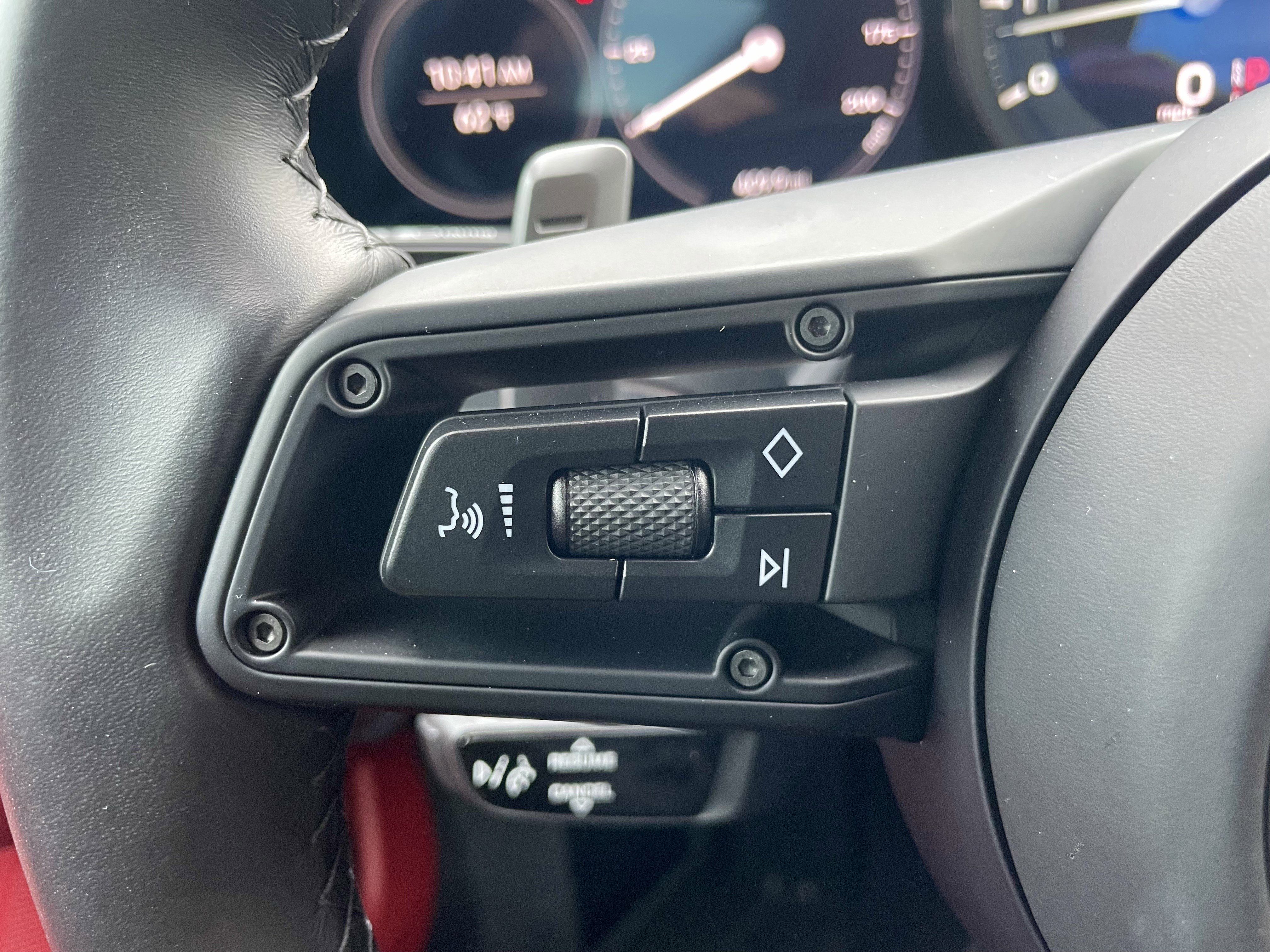 Used 2024 Porsche 911 Carrera 4 image 23