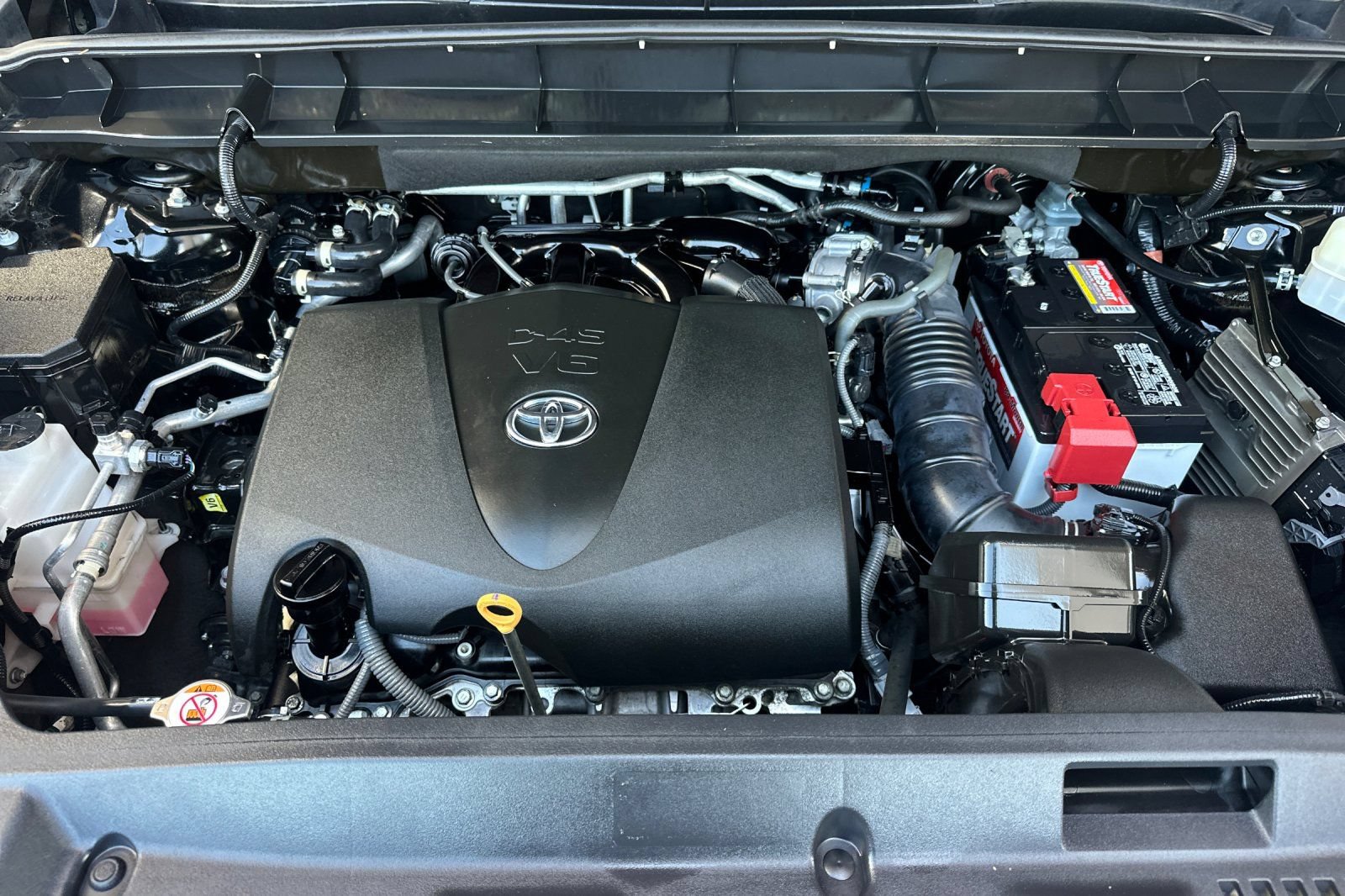 Used 2022 Toyota Highlander XLE AWD/4WD image 36
