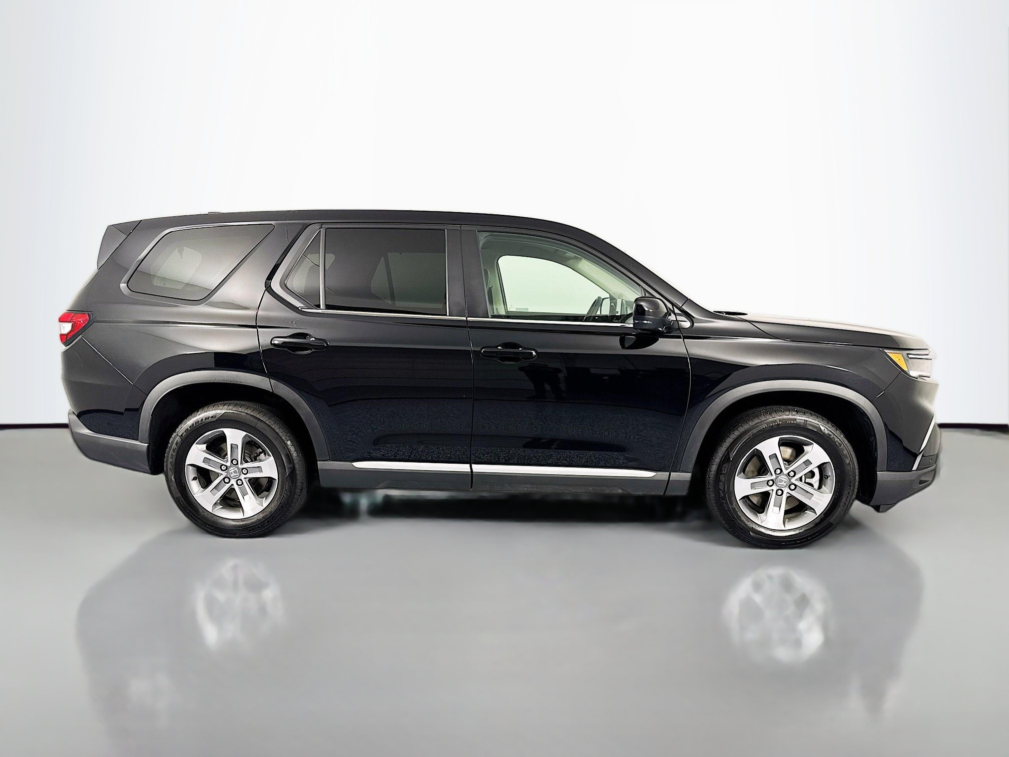 Certified 2024 Honda Pilot EX-L image 4