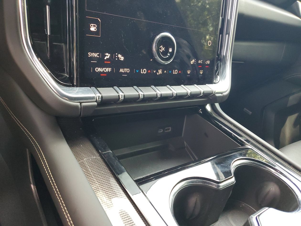 Used 2025 GMC Yukon XL Elevation RWD image 22