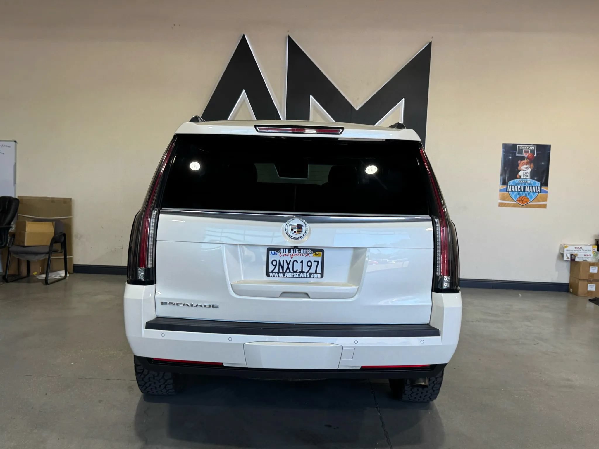 Used 2015 Cadillac Escalade Luxury AWD/4WD image 5