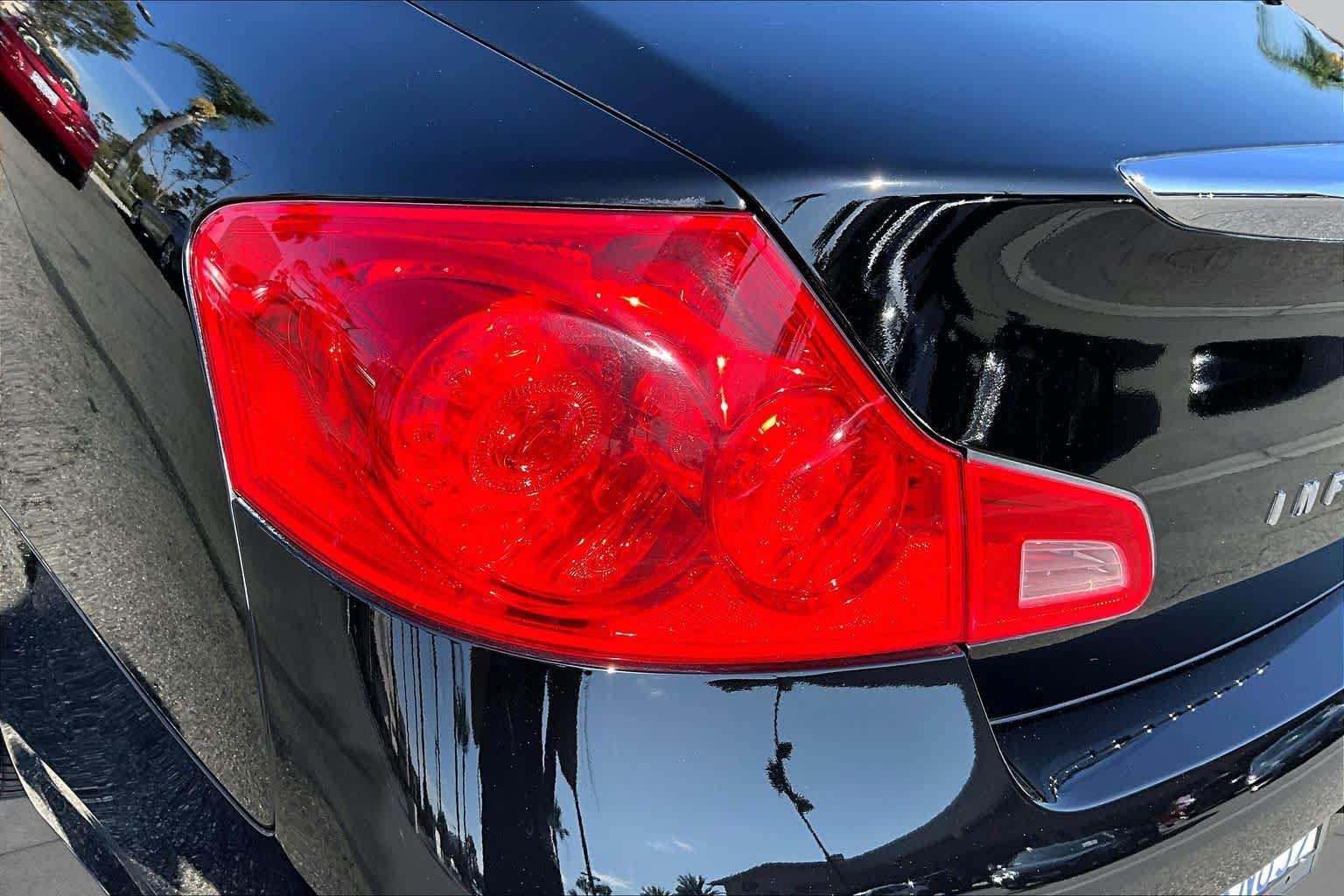 Used 2011 INFINITI G25 Journey w/ Moonroof Pkg RWD image 27