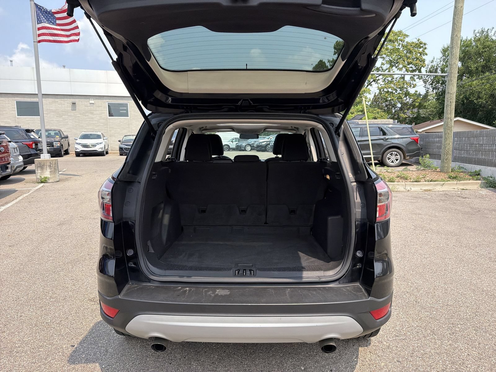Used 2017 Ford Escape SE FWD image 35