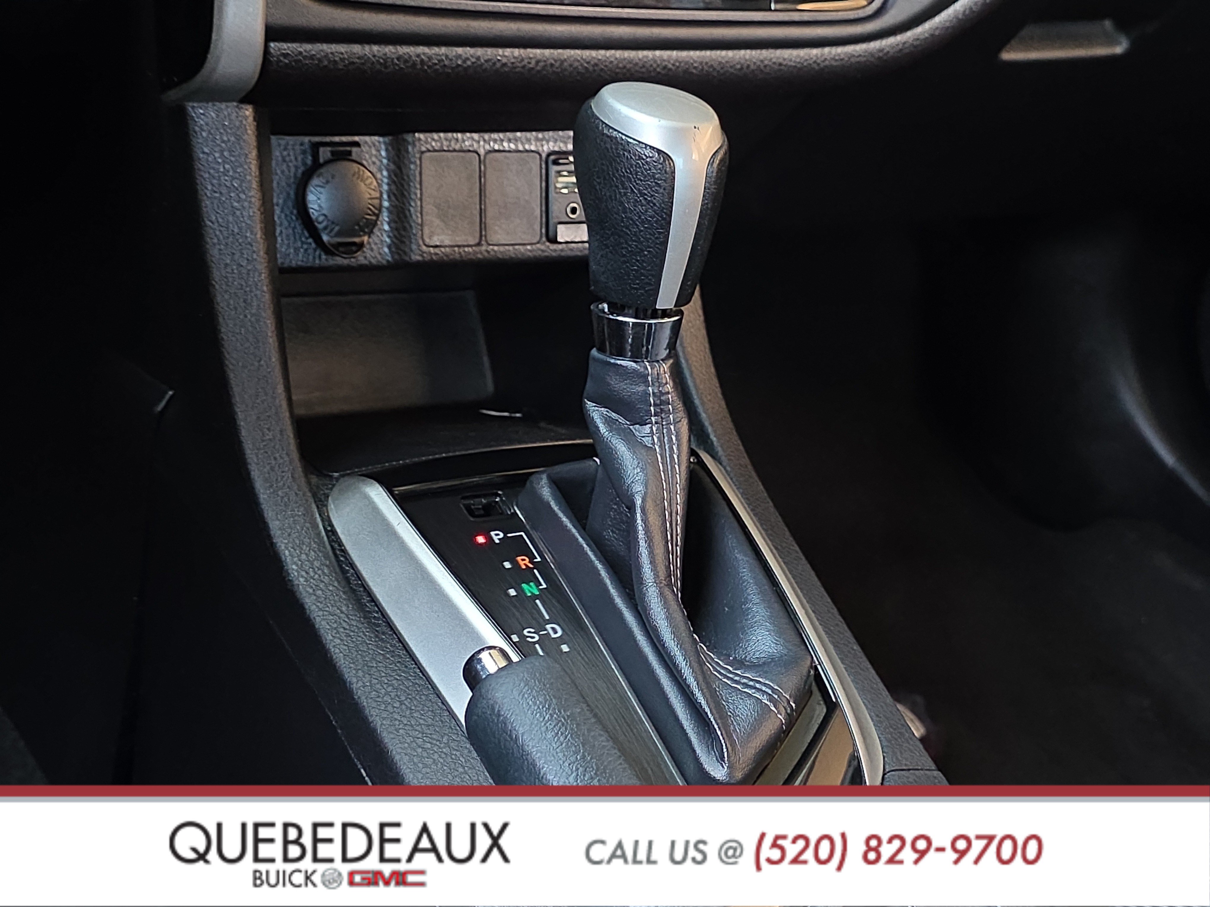 Used 2017 Toyota Corolla LE w/ Carpet Mat Package (TMS) FWD image 19