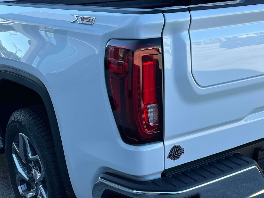 New 2026 GMC Sierra 1500 SLT w/ SLT Premium Package AWD/4WD image 10