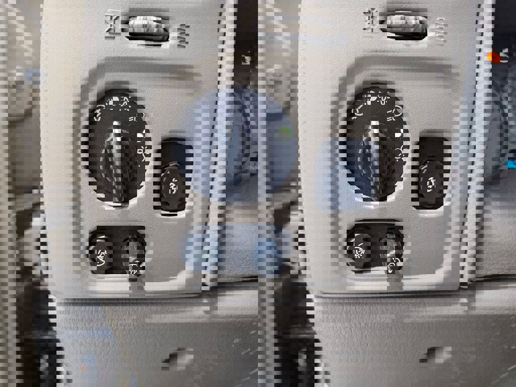 Used 2004 Buick Rainier CXL image 18